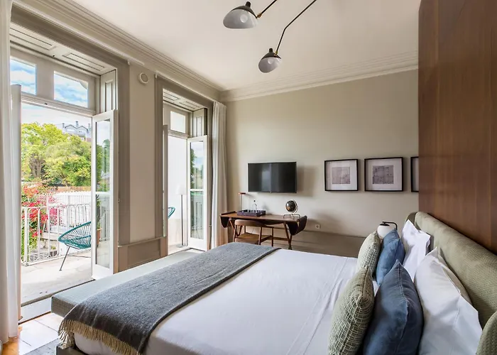 Gallery Townhouse & 4*