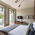 Gallery Townhouse & 4*