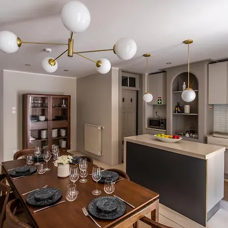 Gallery Townhouse & 4*