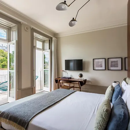 Gallery Townhouse & 4*