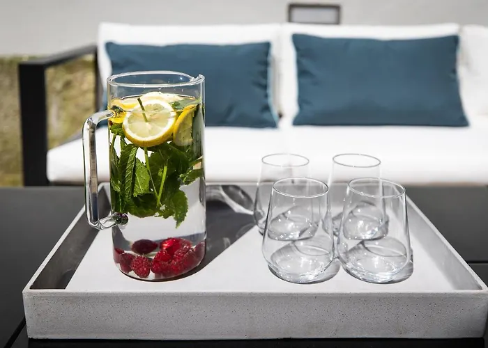 Gallery Townhouse & 4*