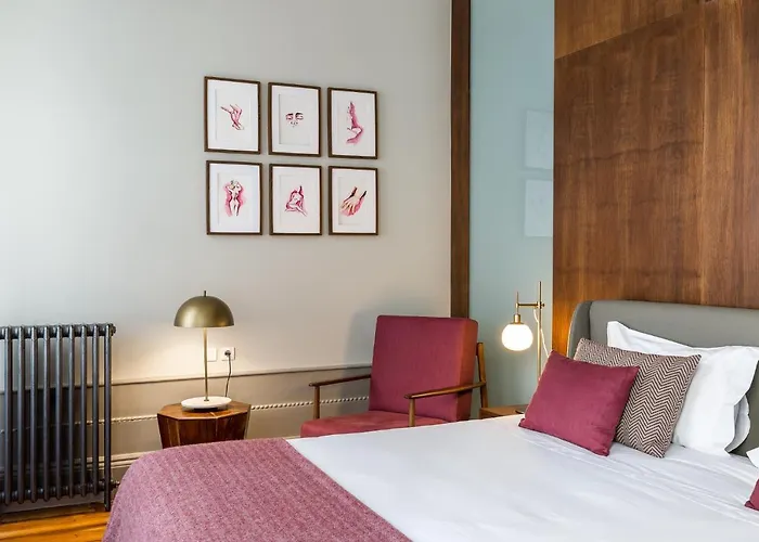 Gallery Townhouse & 4*