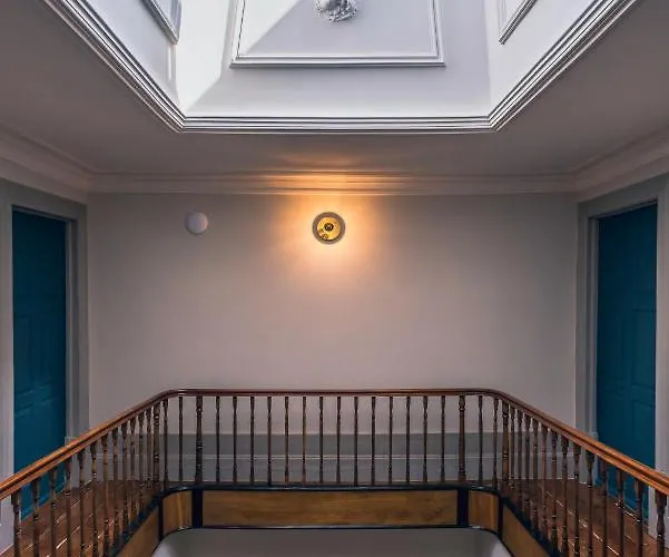 Gallery Townhouse & Porto