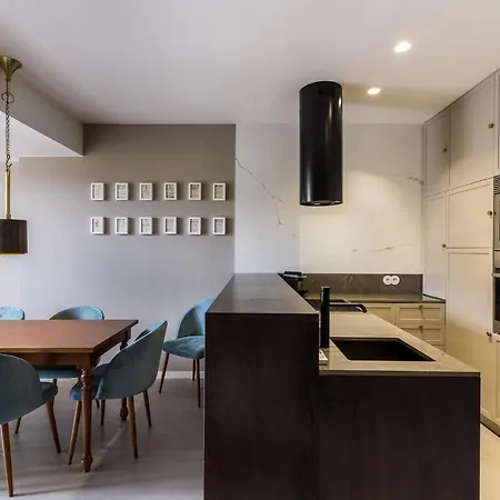 Gallery Townhouse & בית הארחה 4*