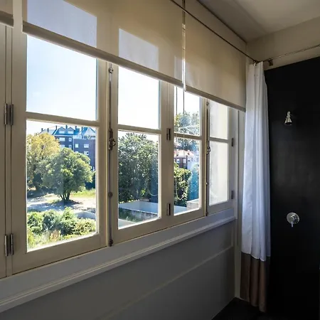 Gallery Townhouse & בית הארחה פורטו