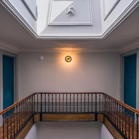 Gallery Townhouse & Porto